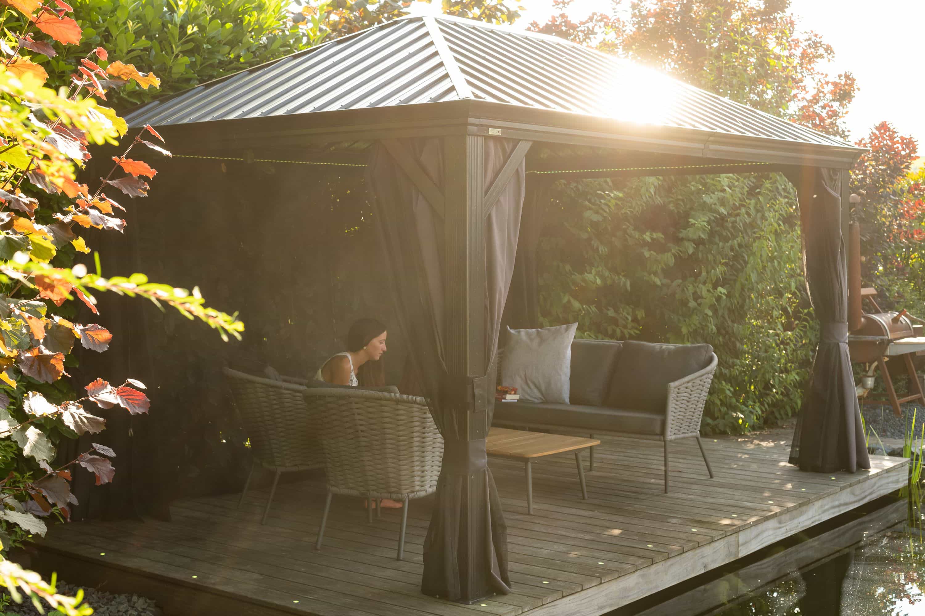 Sojag Aluminium paviljoen Marsala 1216 - Hardtop Gazebo met klamboe 363x483x293 cm - Antraciet Sojag Aluminium paviljoen Marsala 1216 - Hardtop Gazebo met klamboe 363x483x293 cm - Antraciet