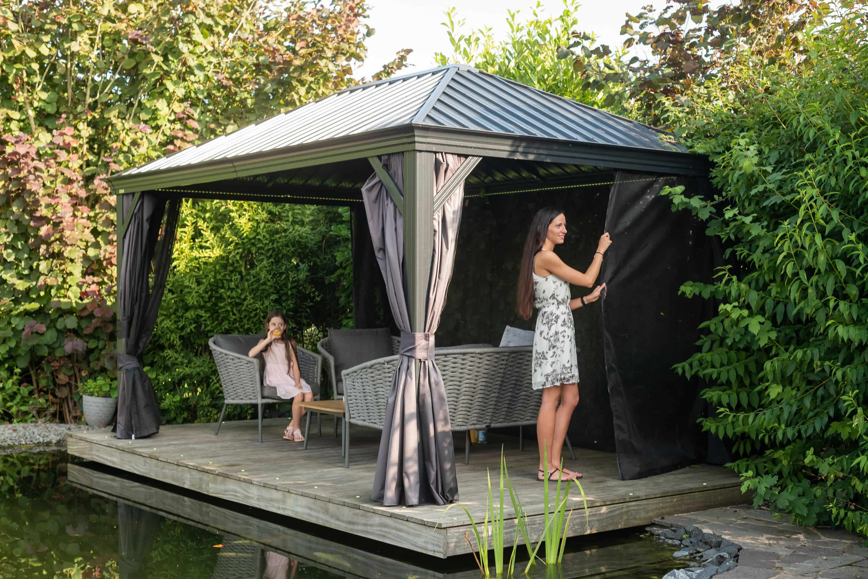 Sojag Aluminium paviljoen Marsala 1216 - Hardtop Gazebo met klamboe 363x483x293 cm - Antraciet Sojag Aluminium paviljoen Marsala 1216 - Hardtop Gazebo met klamboe 363x483x293 cm - Antraciet