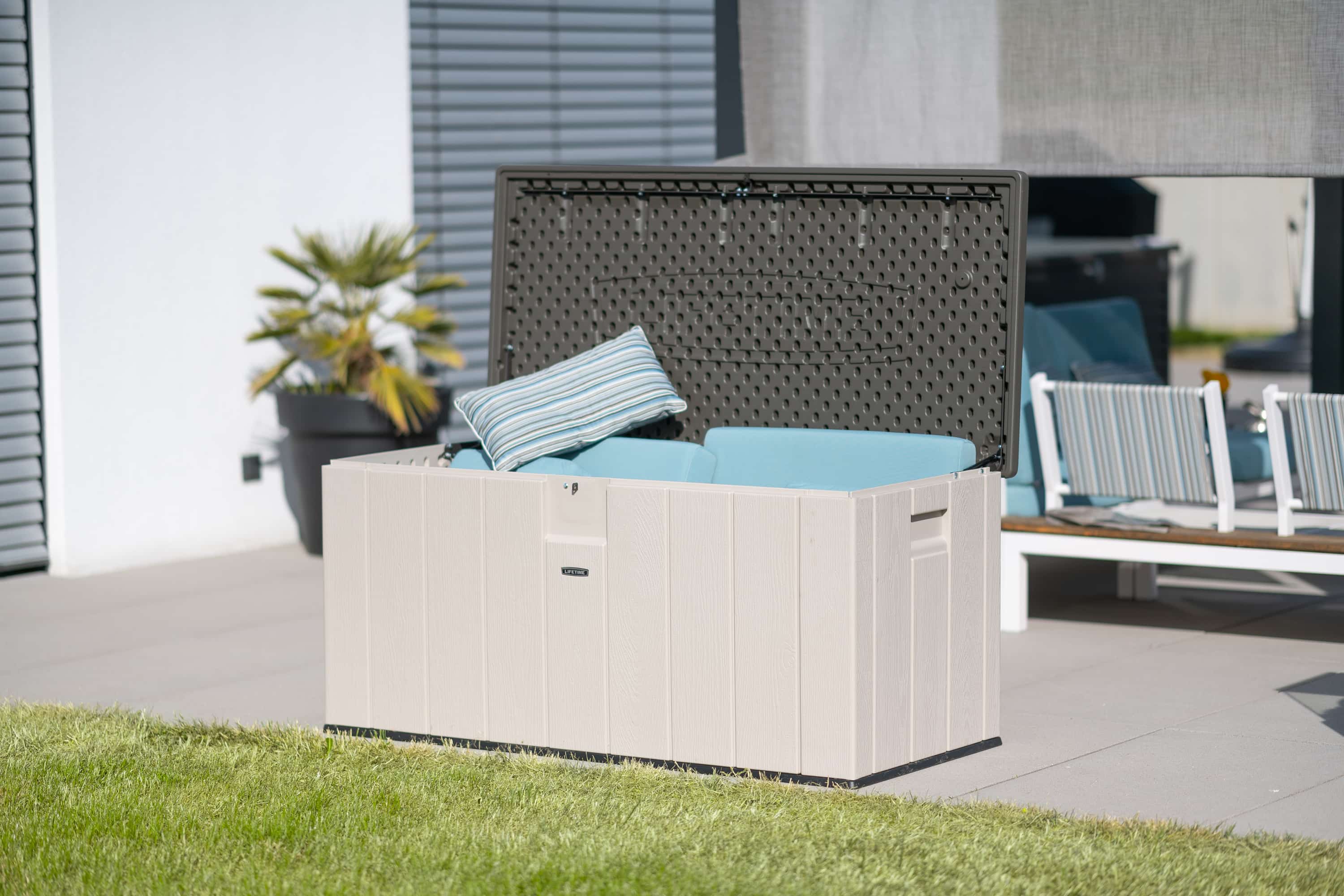 Lifetime Kunststof Kussenbox 570 ltr - Tuinkist 72x151x69cm - Bruin