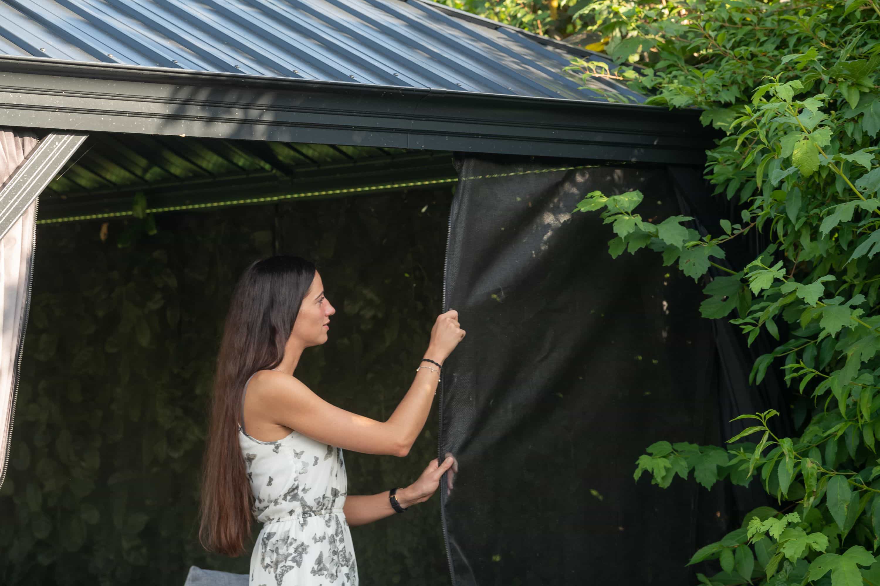 Sojag Aluminium paviljoen Marsala 1216 - Hardtop Gazebo met klamboe 363x483x293 cm - Antraciet Sojag Aluminium paviljoen Marsala 1216 - Hardtop Gazebo met klamboe 363x483x293 cm - Antraciet