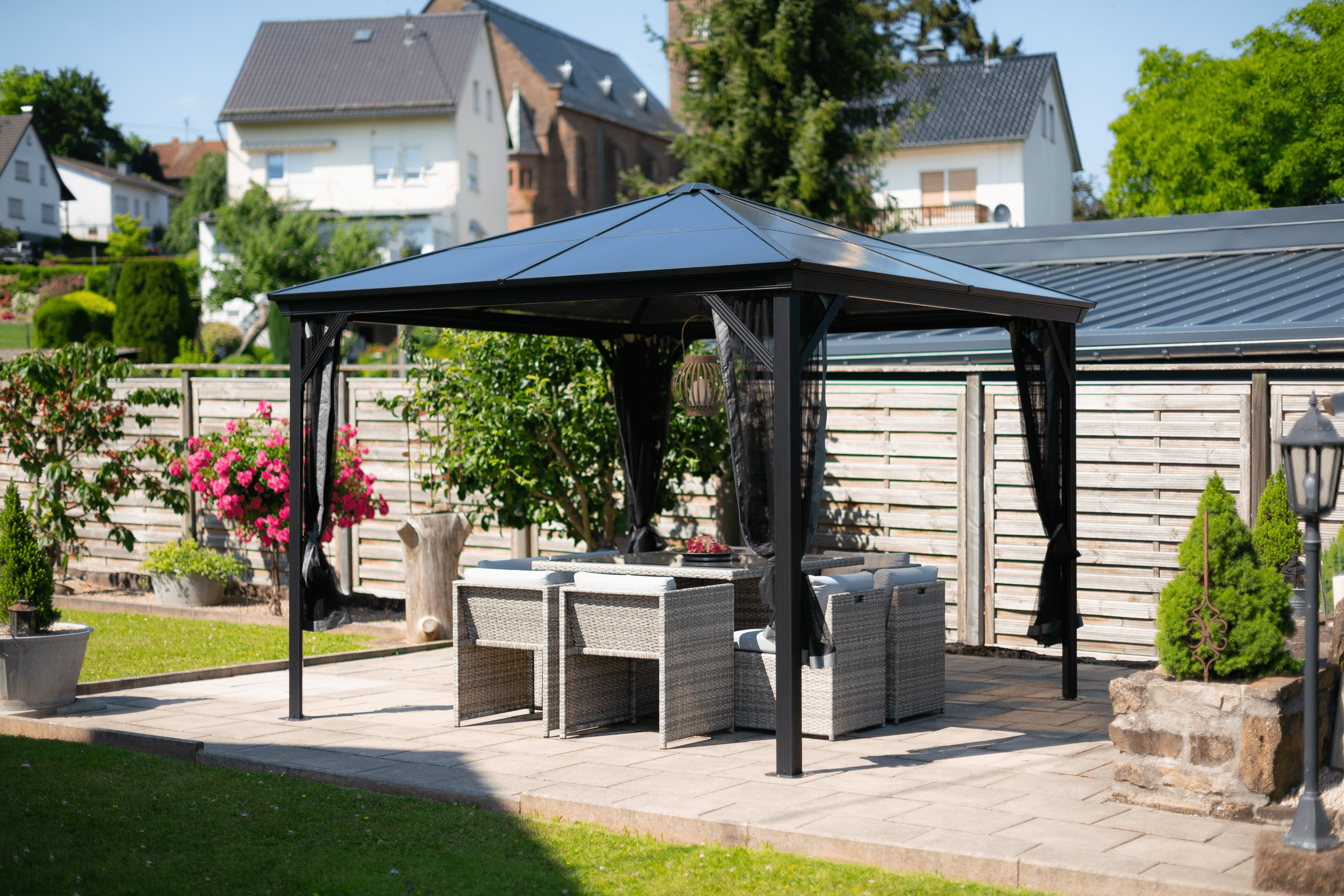 Sojag Aluminium Paviljoen Verona 1010 met Klamboe - 298x298x260 cm Sojag Aluminium Paviljoen Verona 1010 met Klamboe - 298x298x260 cm