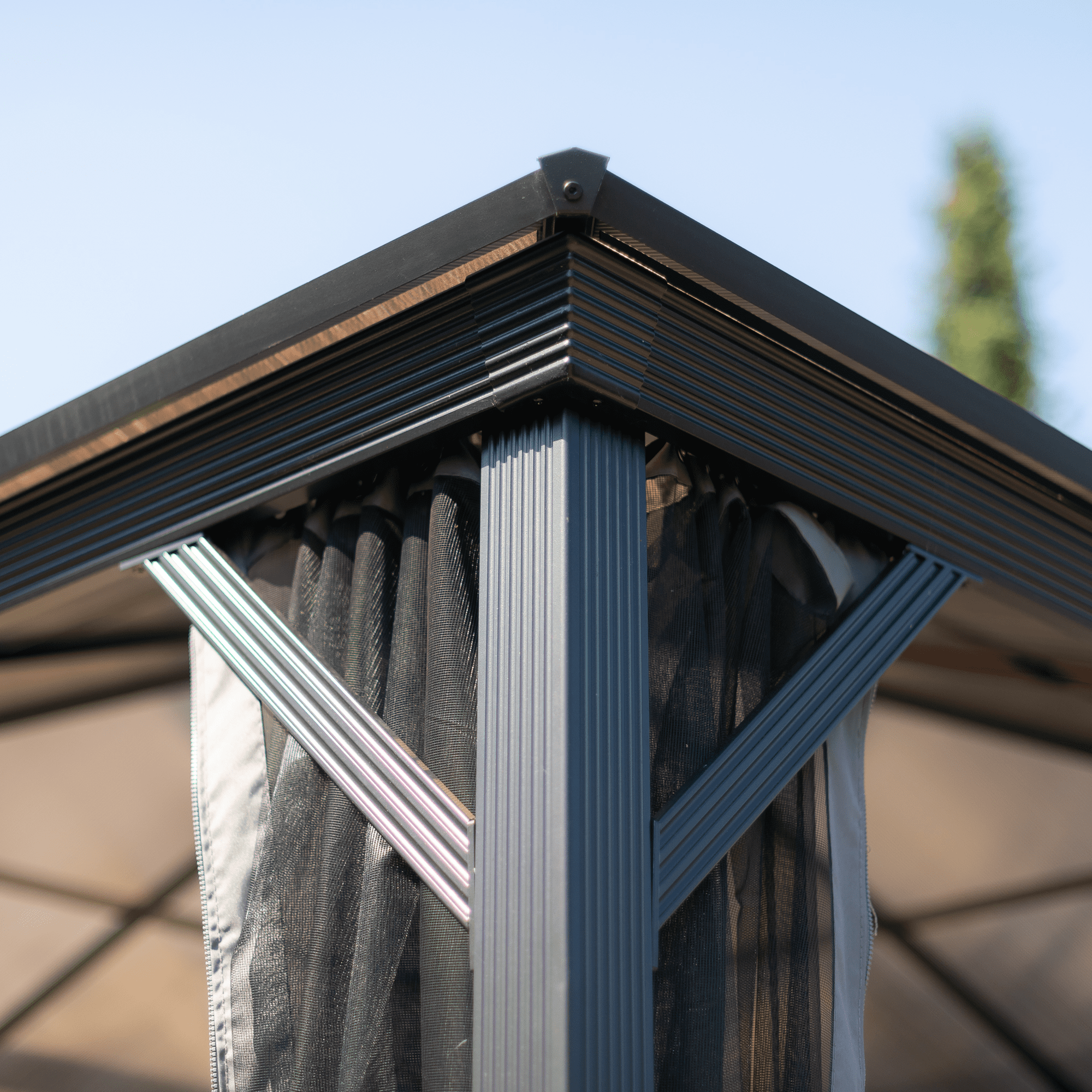 Sojag Aluminium Paviljoen Verona 1010 met Klamboe - 298x298x260 cm Sojag Aluminium Paviljoen Verona 1010 met Klamboe - 298x298x260 cm
