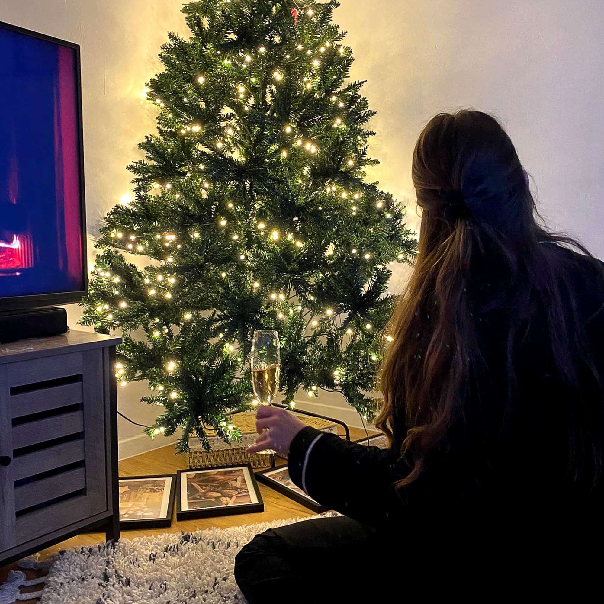 Homcom Kerstboom met 700 warm witte LED - 2154 takken Ø142 x 210H cm Homcom Kerstboom met 700 warm witte LED - 2154 takken Ø142 x 210H cm