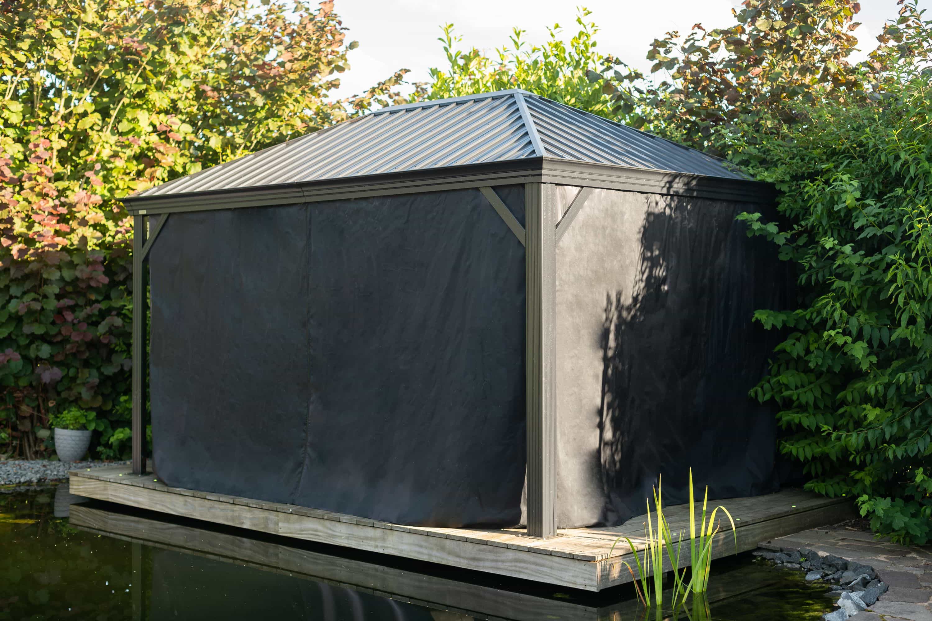 Sojag Gordijnen inclusief clips voor paviljoen Marsala 1216 - Zwart Sojag Gordijnen inclusief clips voor paviljoen Marsala 1216 - Zwart